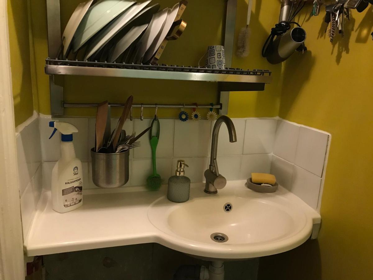 Cozy Condo For Up To 3 Travellers, With Kitchen And Bath Riga Buitenkant foto